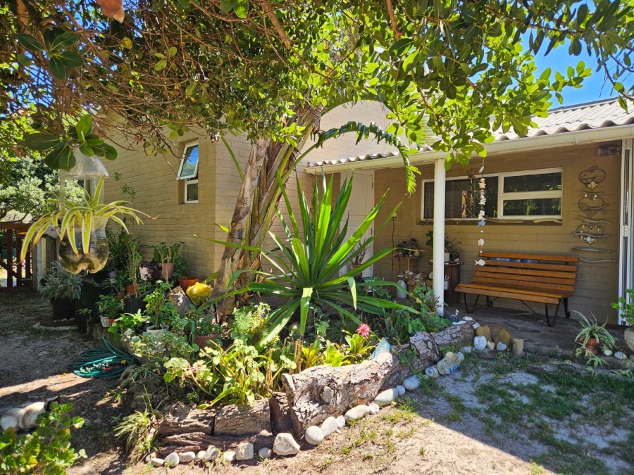 4 Bedroom Property for Sale in Pearly Beach Western Cape